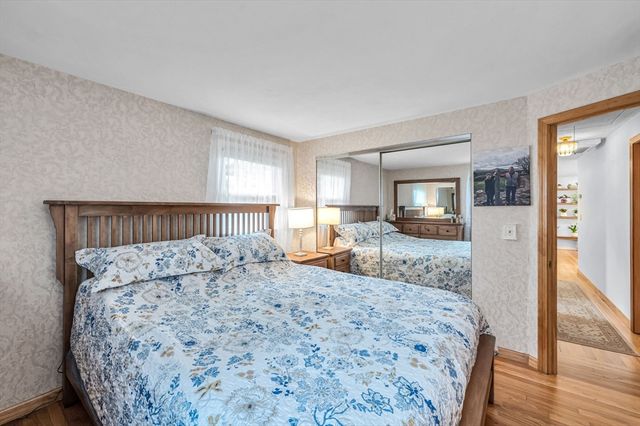 83 Loomis Dr, Chicopee, MA 01020