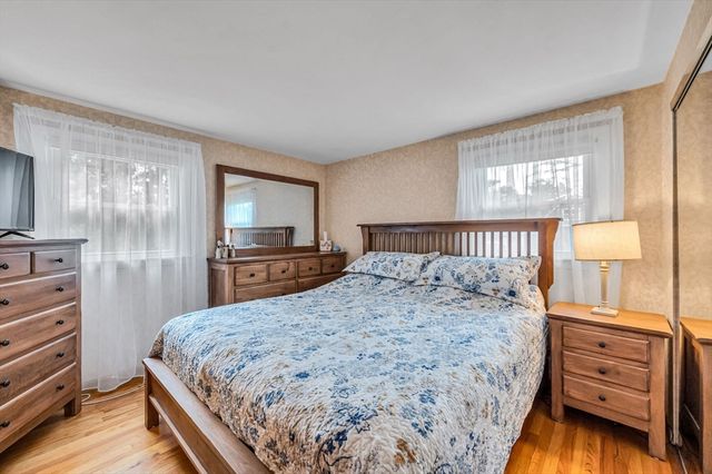 83 Loomis Dr, Chicopee, MA 01020