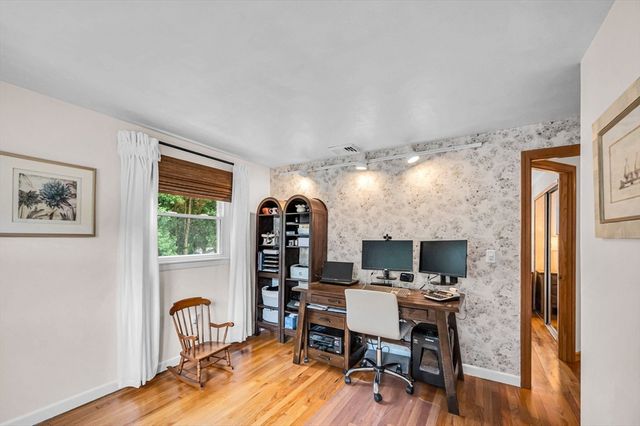 83 Loomis Dr, Chicopee, MA 01020