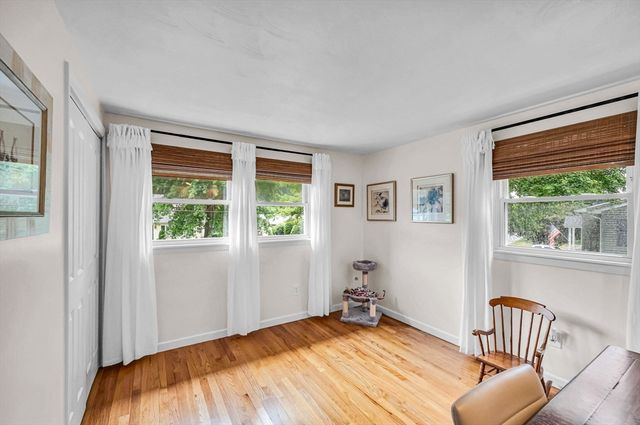 83 Loomis Dr, Chicopee, MA 01020