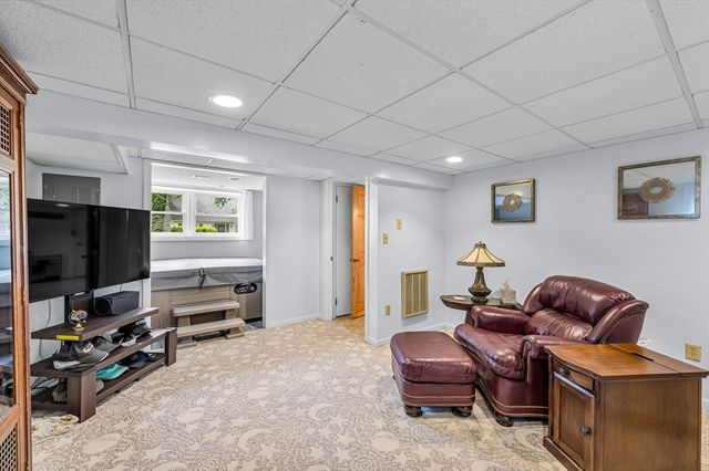 83 Loomis Dr, Chicopee, MA 01020