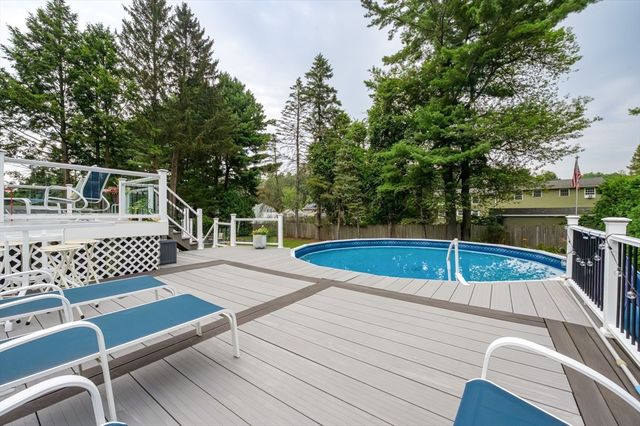 83 Loomis Dr, Chicopee, MA 01020