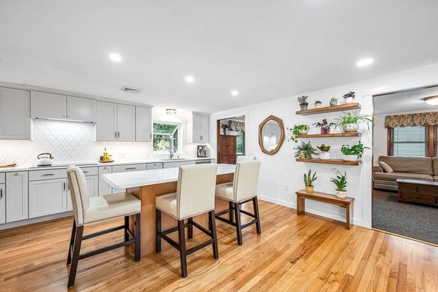 83 Loomis Dr, Chicopee, MA 01020