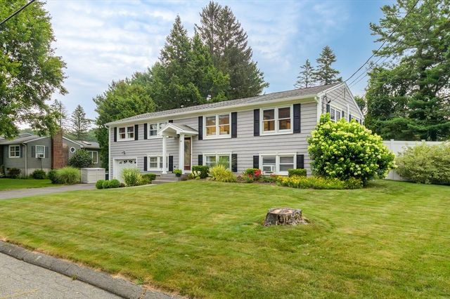 83 Loomis Dr, Chicopee, MA 01020