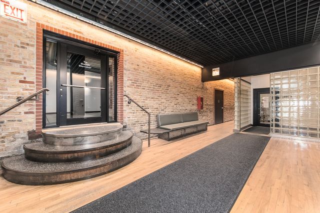 312 N May Street 4J, Chicago, IL 60607