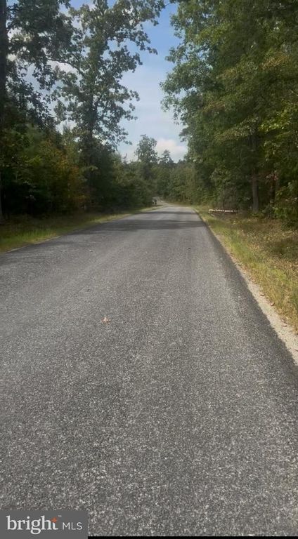 LOG CABIN, Beaverdam, VA 23015