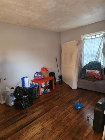 15870 W Parkway Street, Detroit City, MI 48223