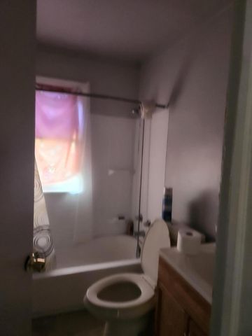 15870 W Parkway Street, Detroit City, MI 48223