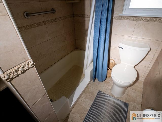 2 Missouri Court 185, Old Bridge, NJ 07747