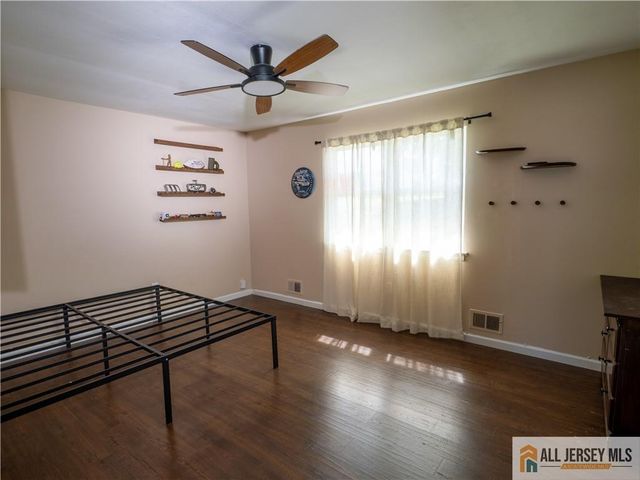 2 Missouri Court 185, Old Bridge, NJ 07747