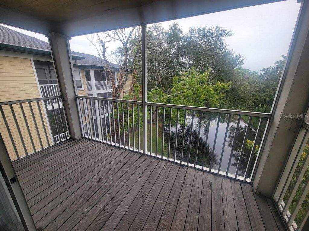 Image 2 of property listing at 10020 STRAFFORD OAK COURT 923, Tampa, FL 33624