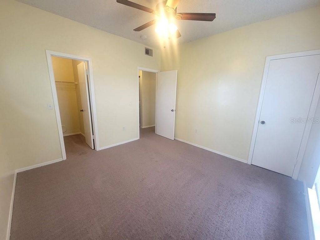 Image 16 of property listing at 10020 STRAFFORD OAK COURT 923, Tampa, FL 33624