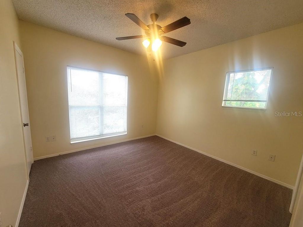 Image 17 of property listing at 10020 STRAFFORD OAK COURT 923, Tampa, FL 33624