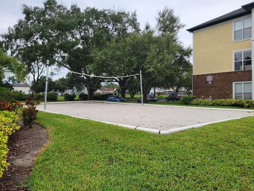 Image 3 of property listing at 10020 STRAFFORD OAK COURT 923, Tampa, FL 33624