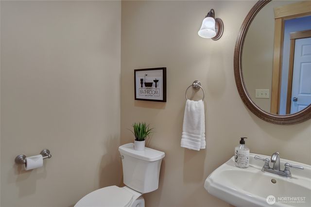 7136 Windflower Place NW, Seabeck, WA 98380