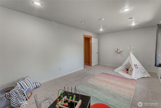 7136 Windflower Place NW, Seabeck, WA 98380