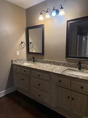 3 Zadie Court, Searcy, AR 72143