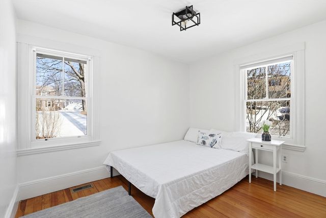 2 Cliff Rd, Hingham, MA 02043