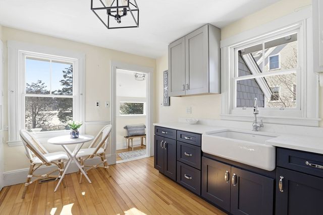 2 Cliff Rd, Hingham, MA 02043