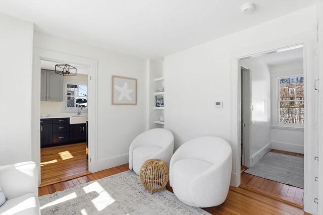 2 Cliff Rd, Hingham, MA 02043