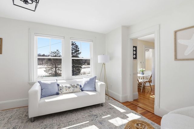 2 Cliff Rd, Hingham, MA 02043