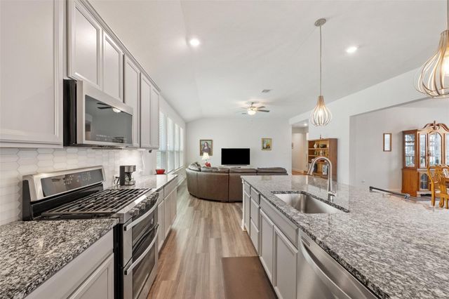 159 Mount Locke RD, Dripping Springs, TX 78620
