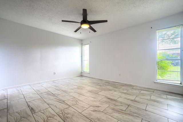 821 Prestwick Street, Bedford, TX 76022