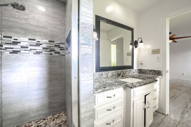 821 Prestwick Street, Bedford, TX 76022