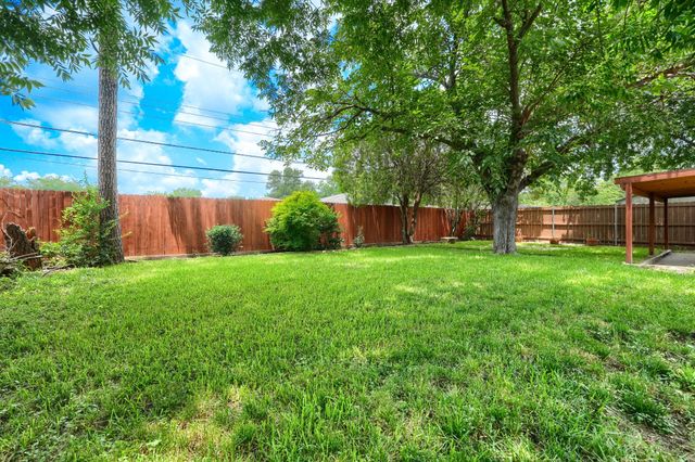821 Prestwick Street, Bedford, TX 76022