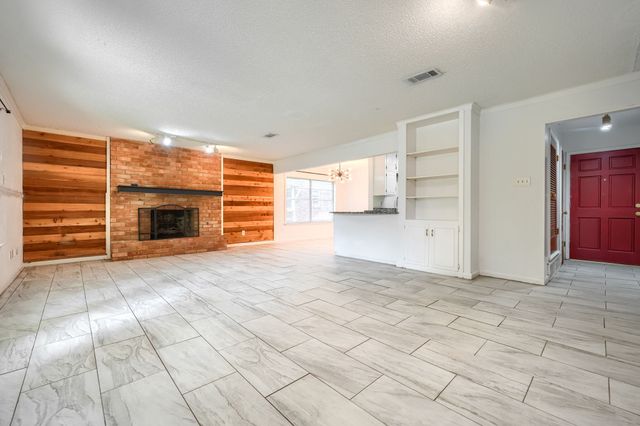 821 Prestwick Street, Bedford, TX 76022