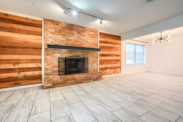 821 Prestwick Street, Bedford, TX 76022