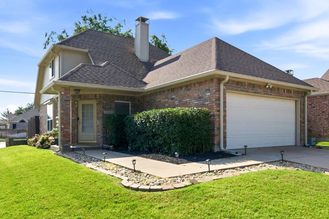 2069 Stillwater Place, Lewisville, TX 75067