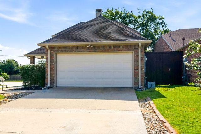 2069 Stillwater Place, Lewisville, TX 75067
