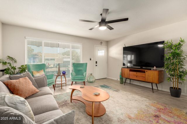 1701 W MISSION Lane, Phoenix, AZ 85021