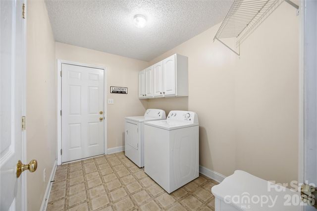 12626 Hill Pine Road, Midland, NC 28107