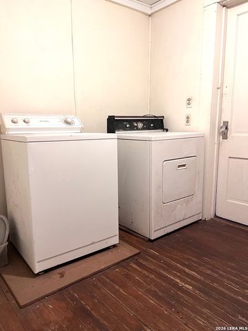 314 Bois Darc, Lockhart, TX 78644