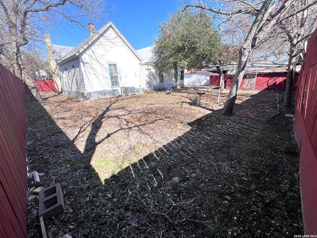 314 Bois Darc, Lockhart, TX 78644