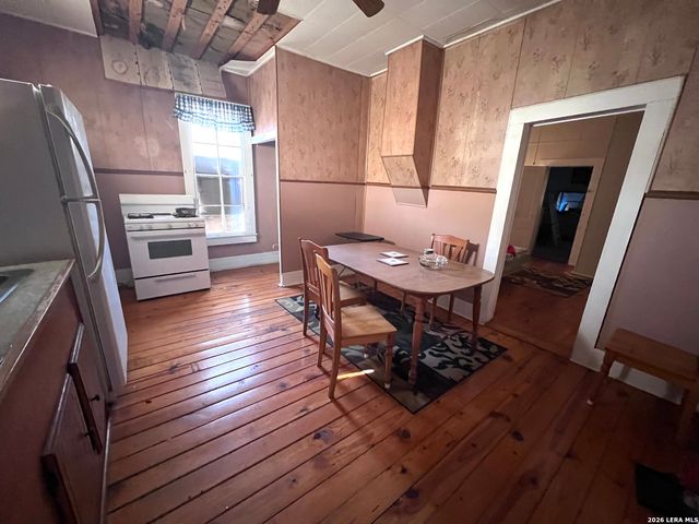 314 Bois Darc, Lockhart, TX 78644