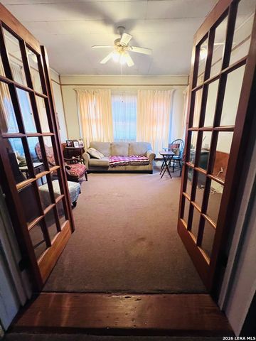 314 Bois Darc, Lockhart, TX 78644