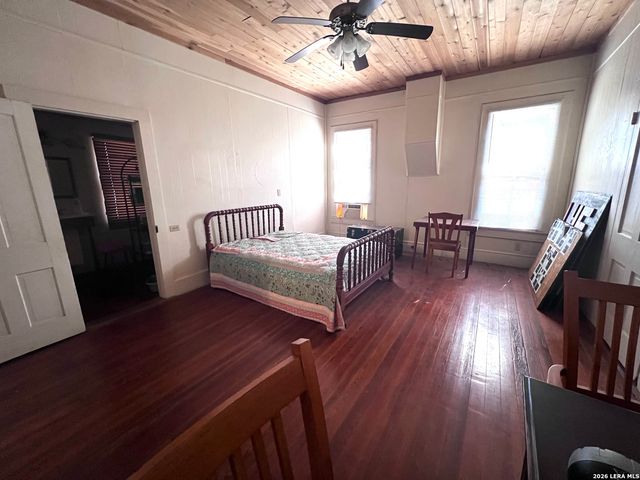 314 Bois Darc, Lockhart, TX 78644