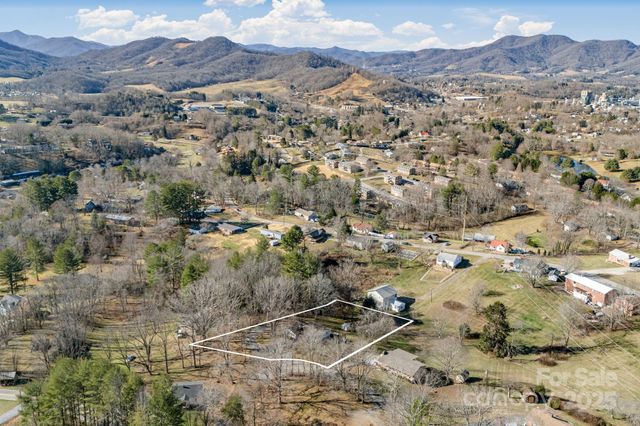 106 Pressley Road, Canton, NC 28716