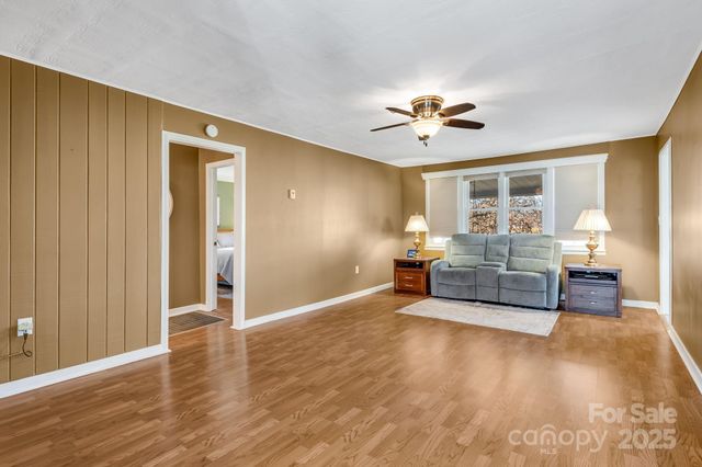 106 Pressley Road, Canton, NC 28716