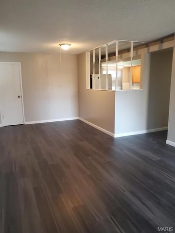 220 Roderick Drive, St Louis, MO 63137