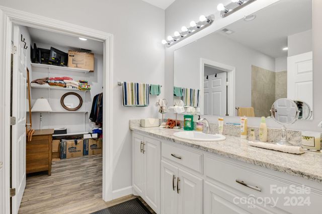 202 Ivy Court, Morganton, NC 28655