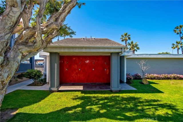 17082 Pacific Coast Highway 102, Huntington Beach, CA 92649
