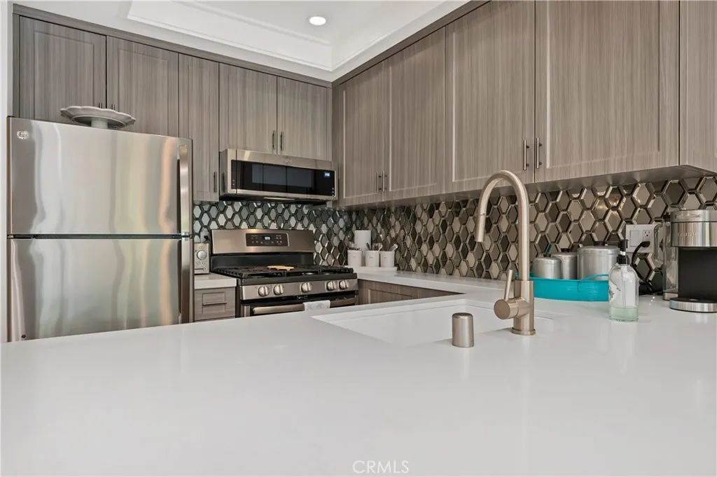 17082 Pacific Coast Highway 102, Huntington Beach, CA 92649