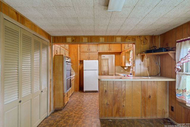 11831 James, Adkins, TX 78101