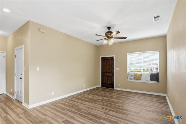 516 Versailles Street, Victoria, TX 77904