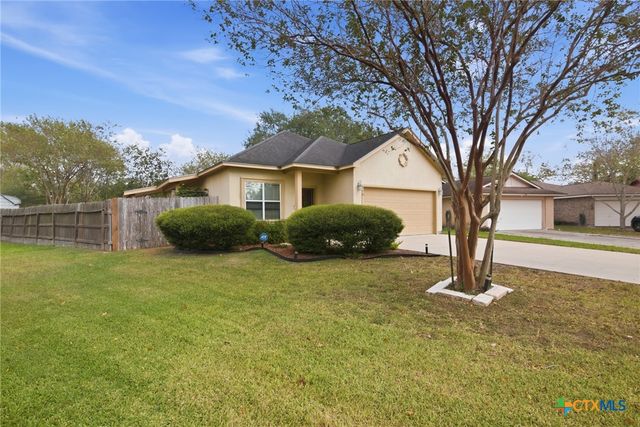 516 Versailles Street, Victoria, TX 77904