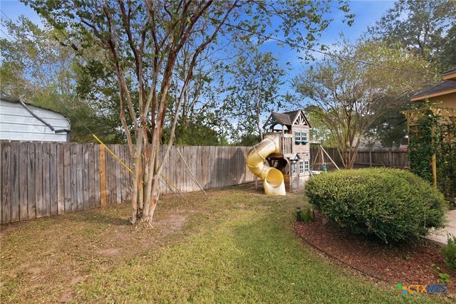 516 Versailles Street, Victoria, TX 77904